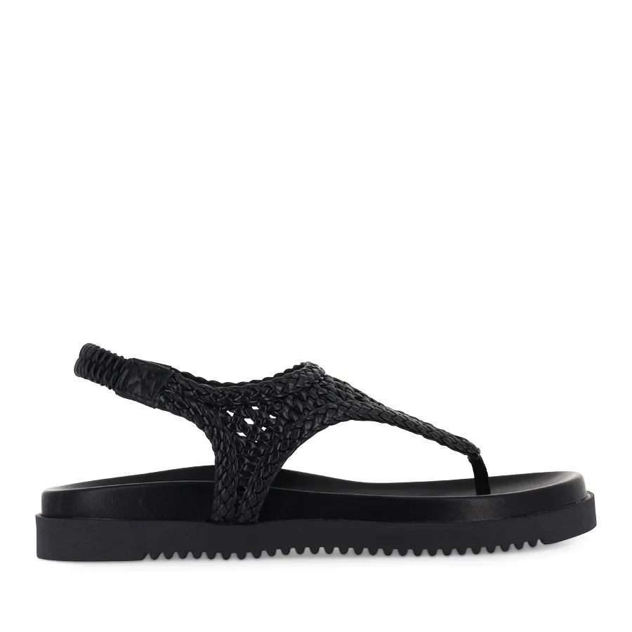 Anika Sandal