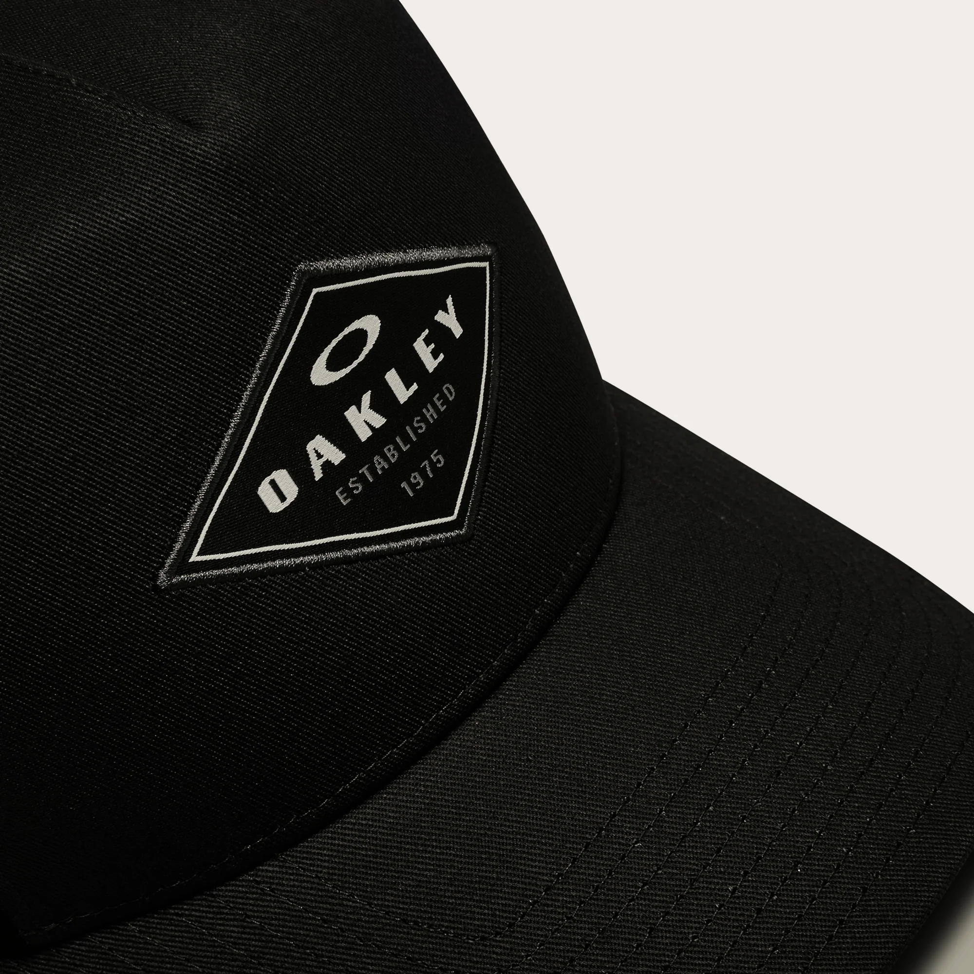 Fracture 2.0 Trucker - Image 3