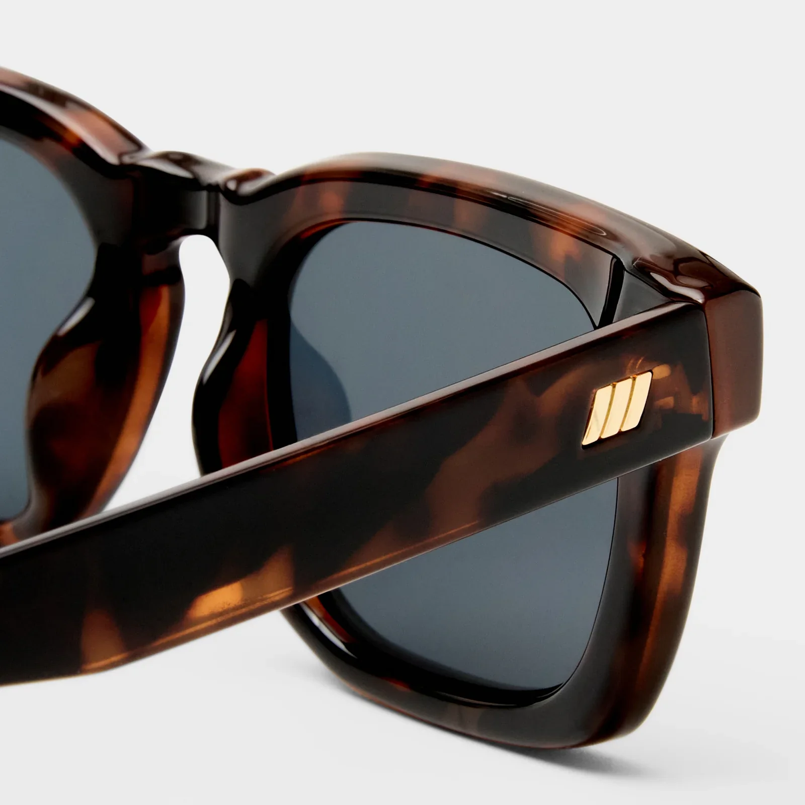 Iceberg Unisex Sunglasses - Image 3