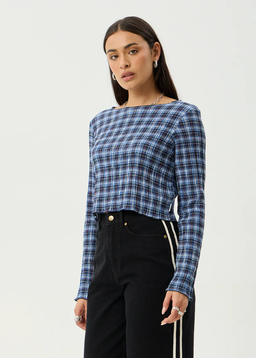 Mountains Seersucker Long Sleeve Top - Image 2