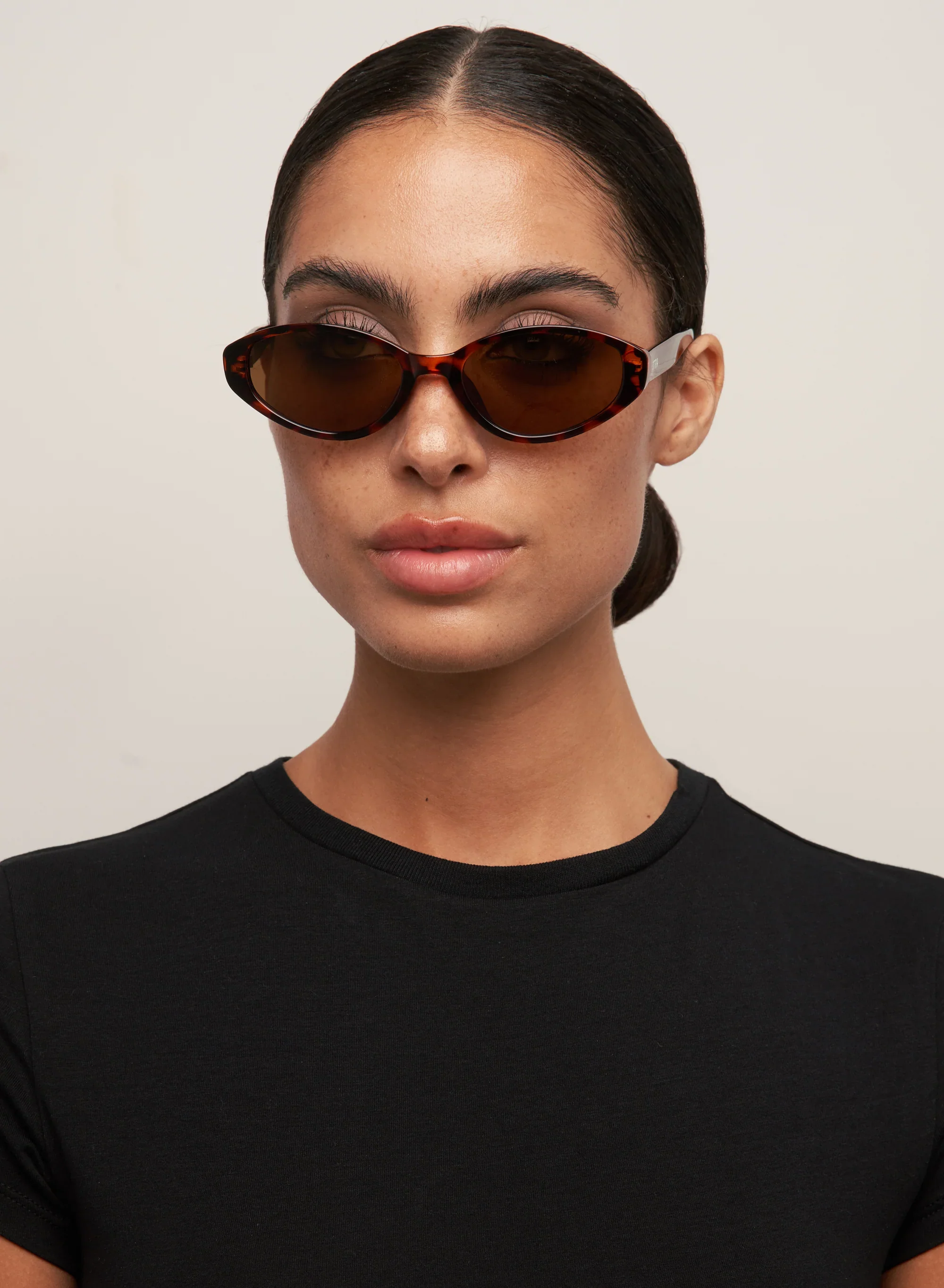 Otra Ivy Sunglasses - Image 2