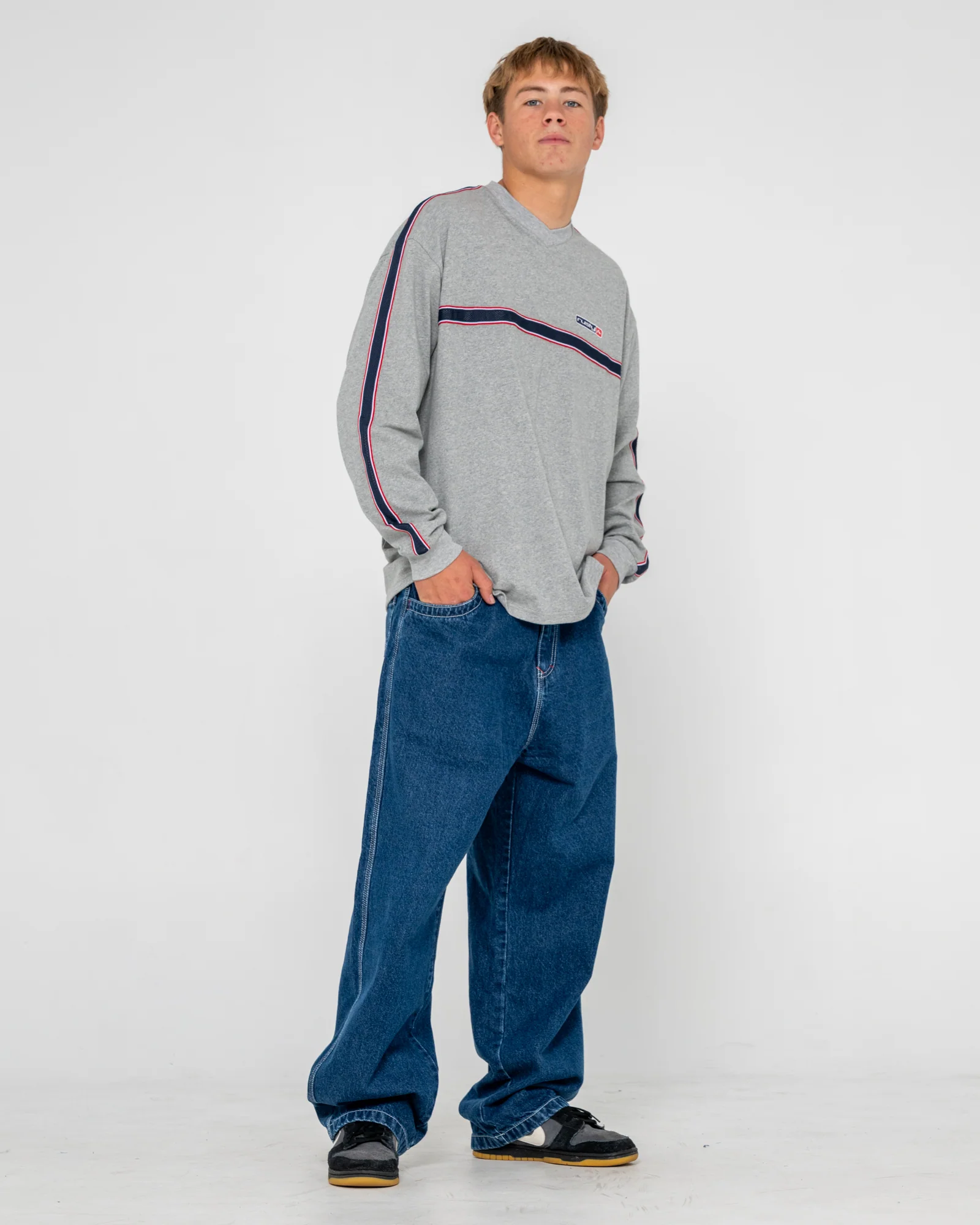 V-Money Long Sleeve Tee - Image 5