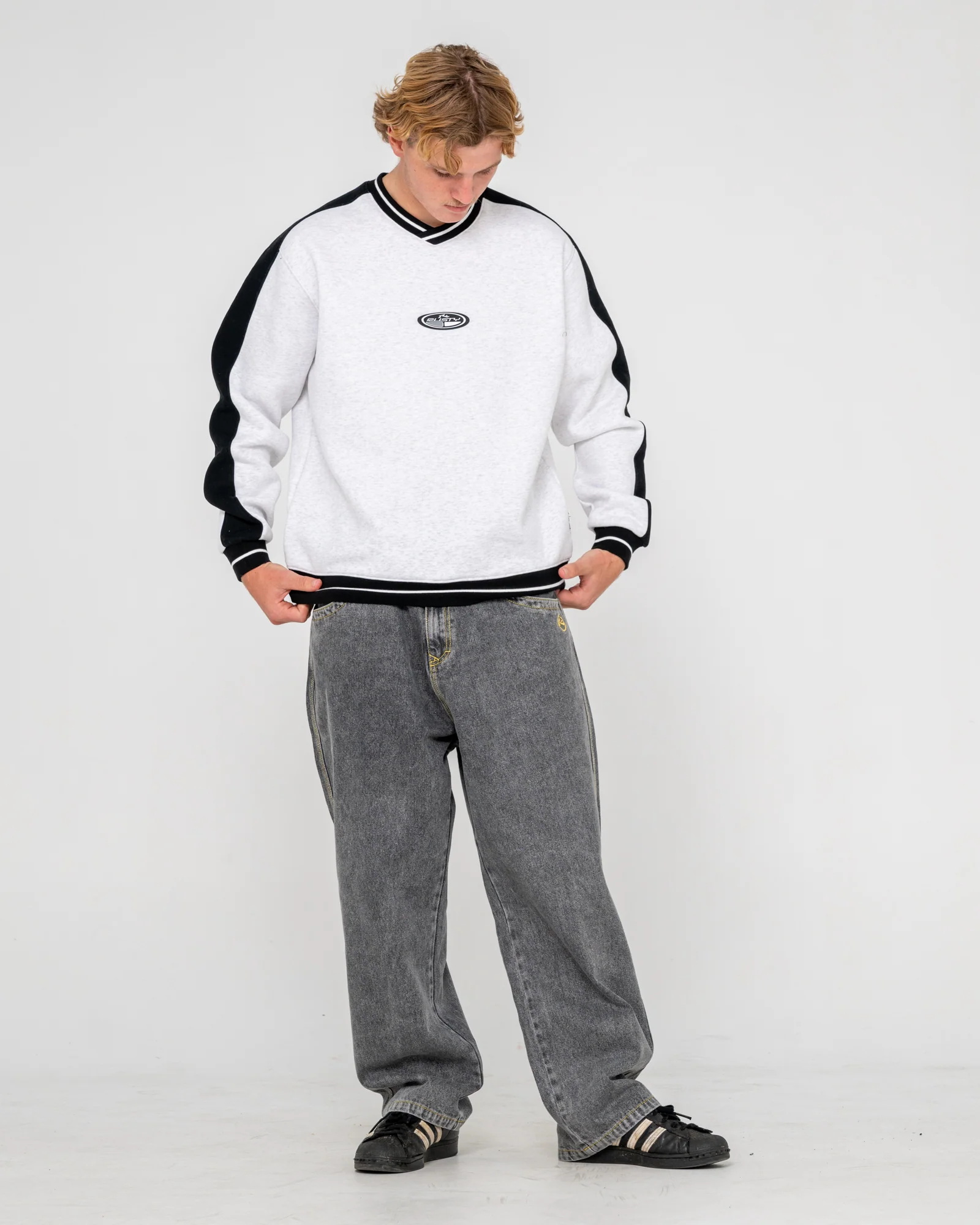 Vengeance V Neck Fleece - Image 6